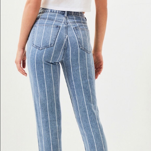 Jeans - Picture 2 of 4